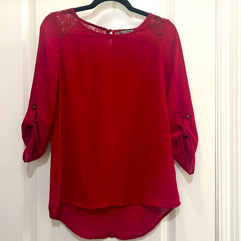Long sleeve burgundy top with lace detail